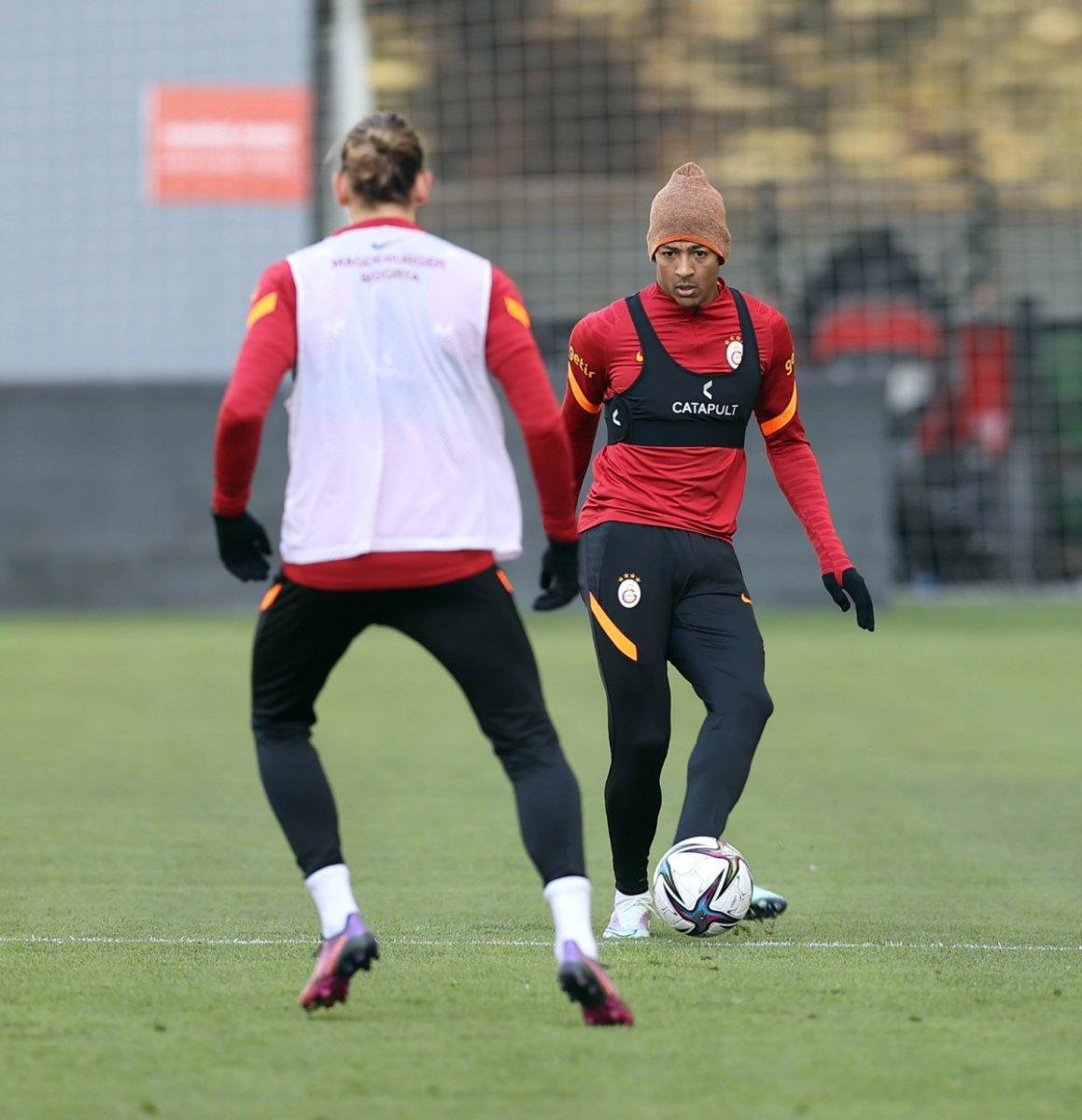 Galatasaray İzmir'de çalıştı