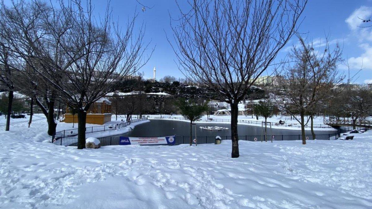 İstanbul'da kar yağışının ardından kartpostallık görüntüler