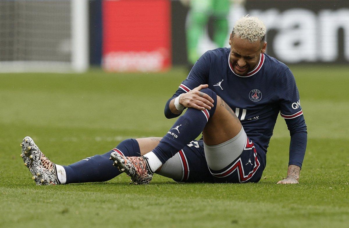 PSG'li futbolcular ıslıklandı