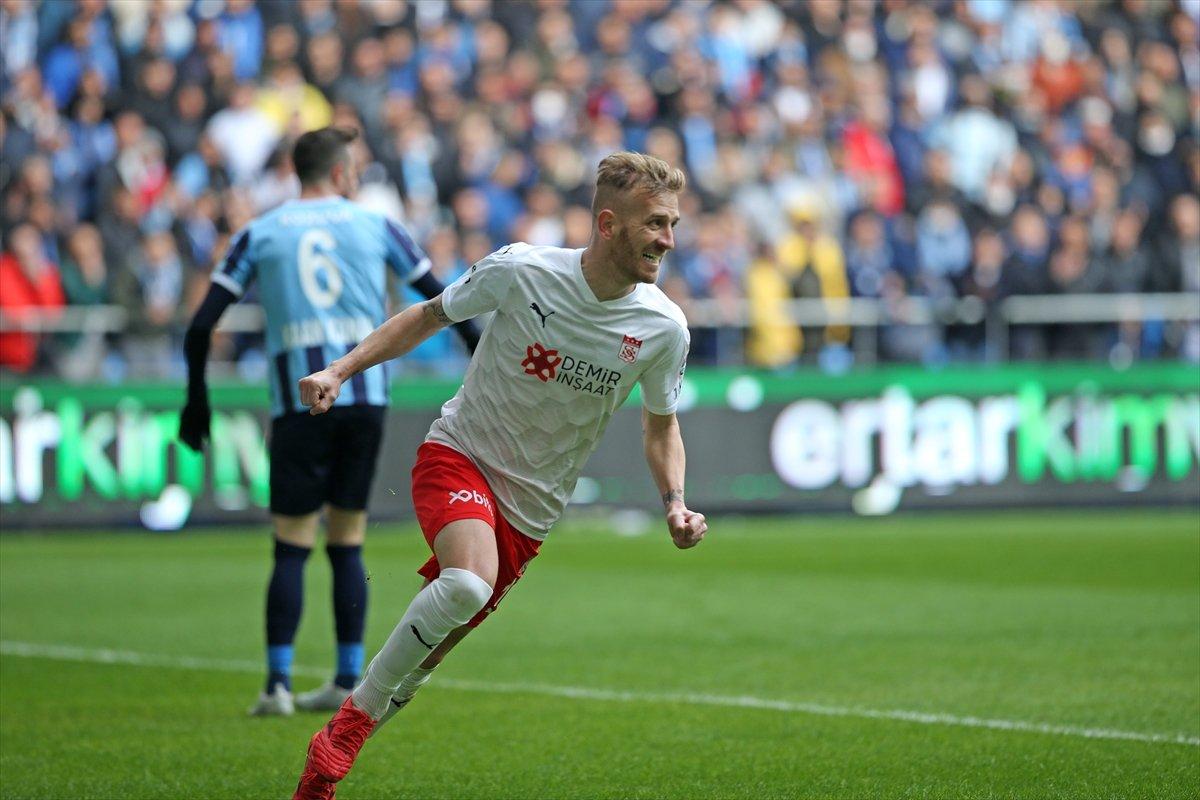 Sivasspor, Adana Demirspor'u 3 golle mağlup etti