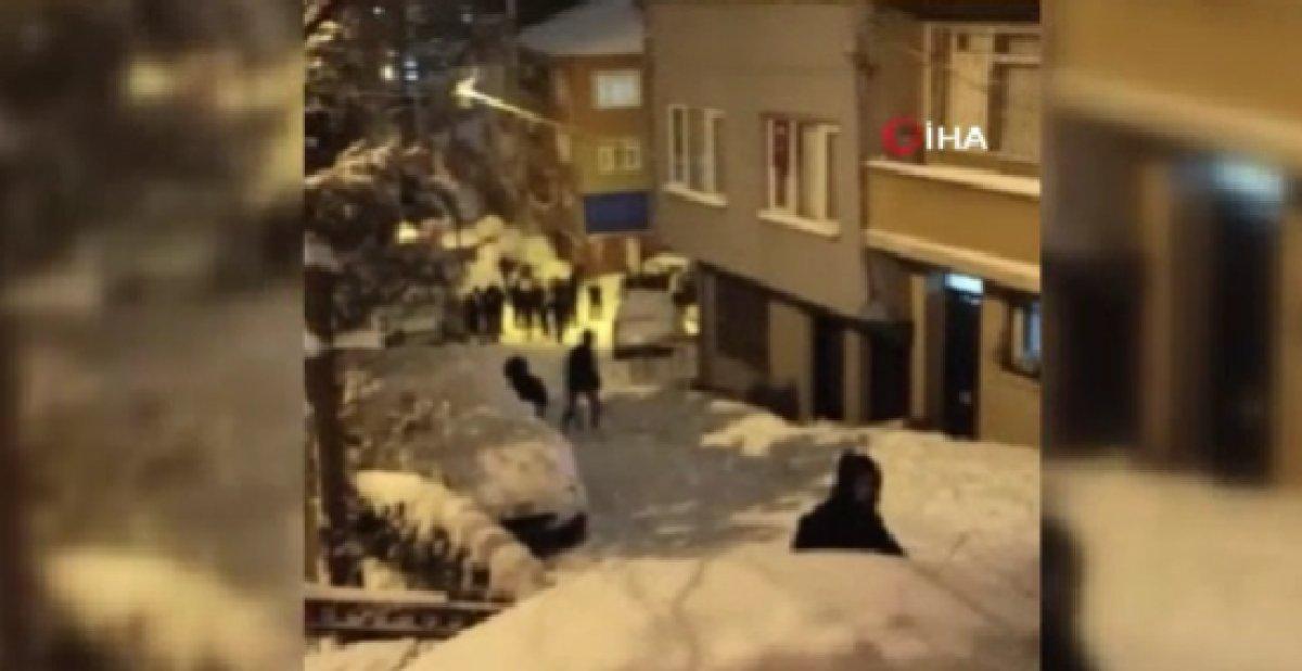 Kağıthane'de kayan otomobil paniğe sebep oldu