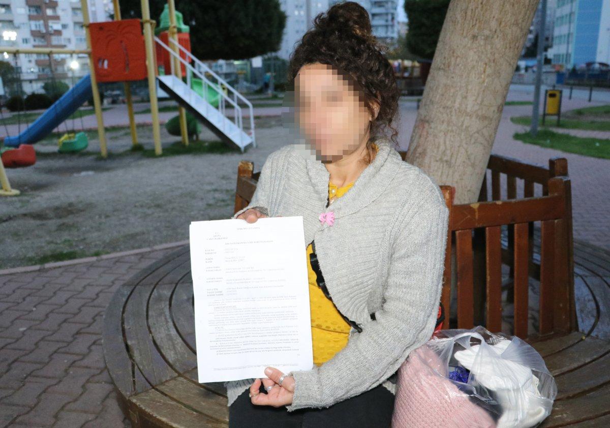 Adana'da oğlunun ölüm tehditleriyle yaşayan anne, parklarda kalıyor