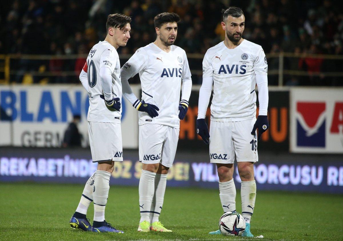 Fenerbahçe'nin yeni sağ beki Ozan Tufan