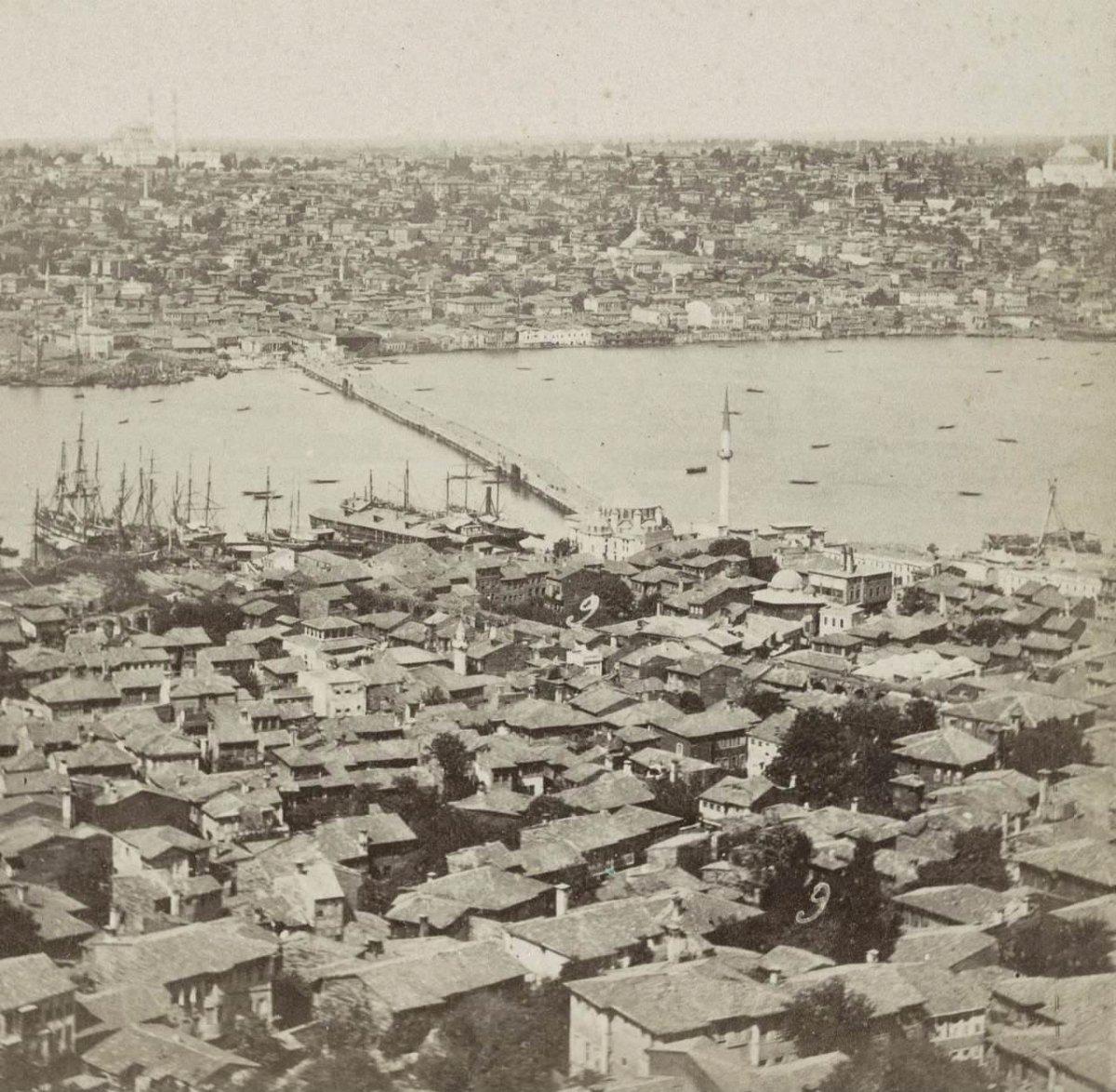 Vakanüvis, Unkapanı Köprüsü'nü yaptıran Valide Sultan'ı yazdı