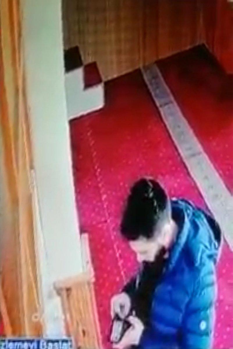 Çorum'da camiye gelen imam, gencin notuyla duygulandı