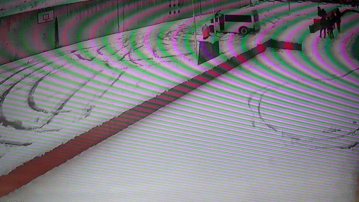 Ordu'daki okul bahçesinde drift attılar