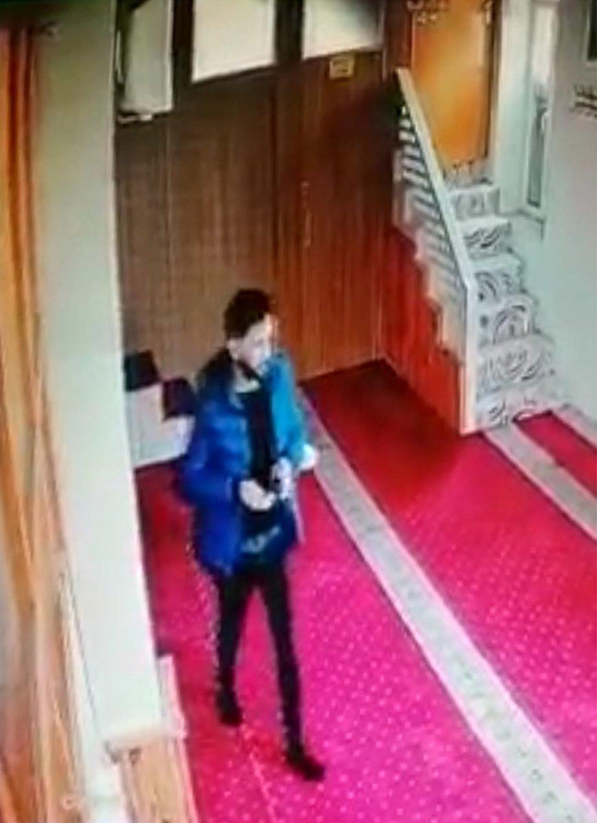 Çorum'da camiye gelen imam, gencin notuyla duygulandı