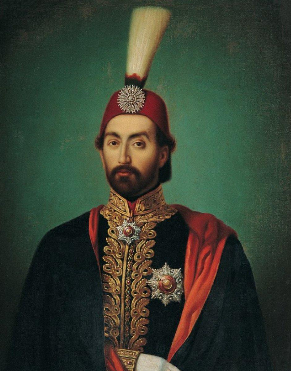 Vakanüvis, Unkapanı Köprüsü'nü yaptıran Valide Sultan'ı yazdı