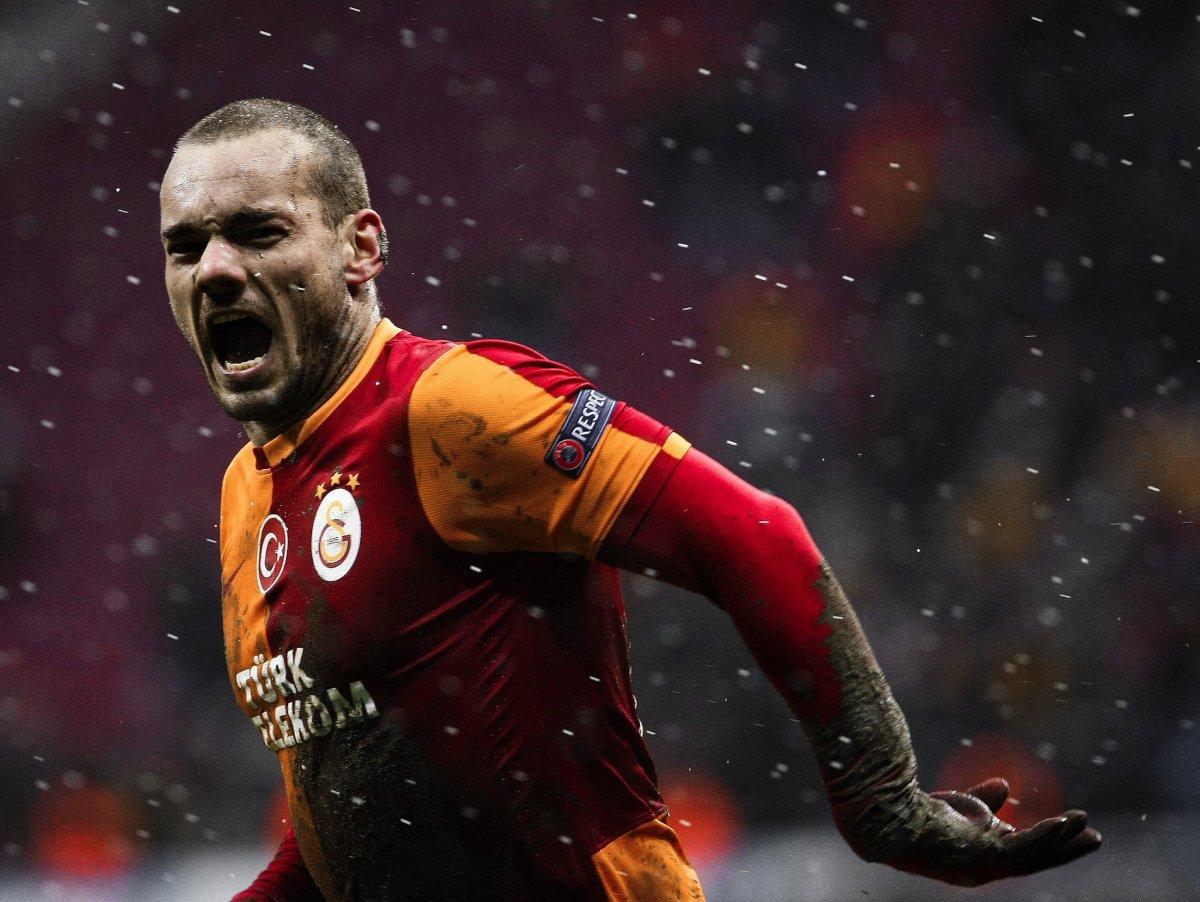 Wesley Sneijder, Barcelona maçına davet edildi