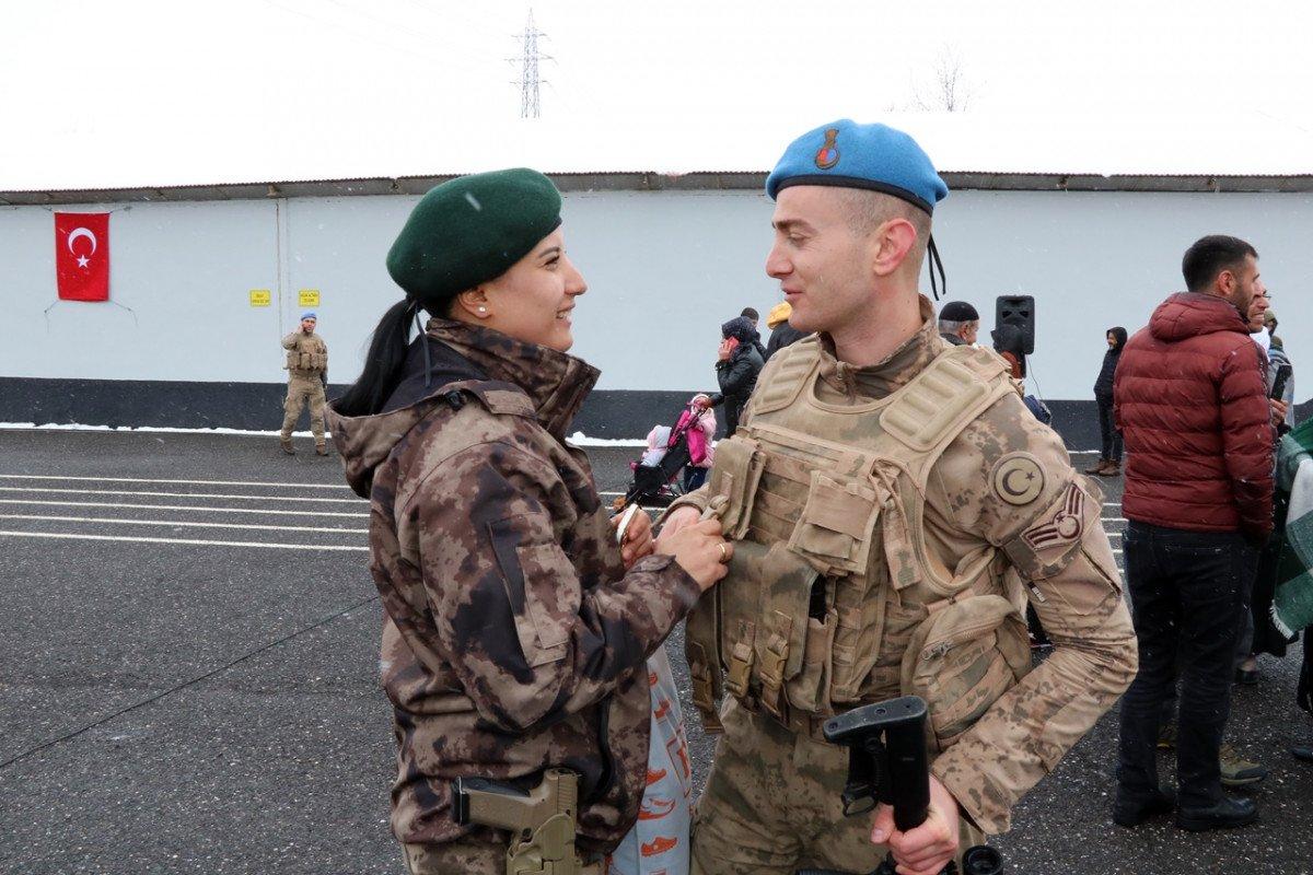 Afrin'den dönen 203 komando, aileleri ile buluştu