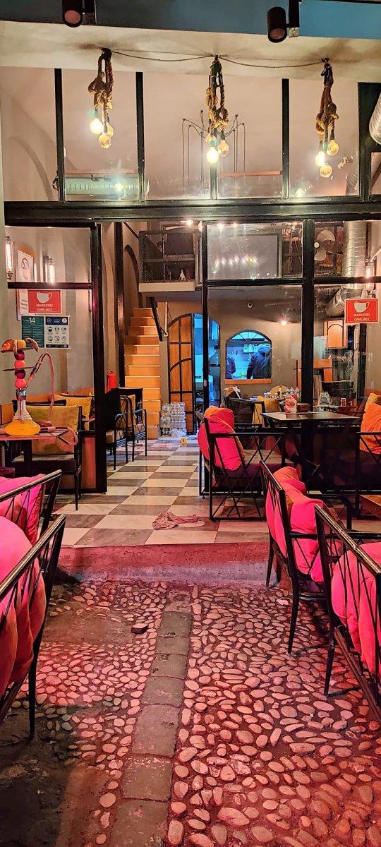 Beyoğlu'nda, kafede silahlı saldırı: 2 yaralı