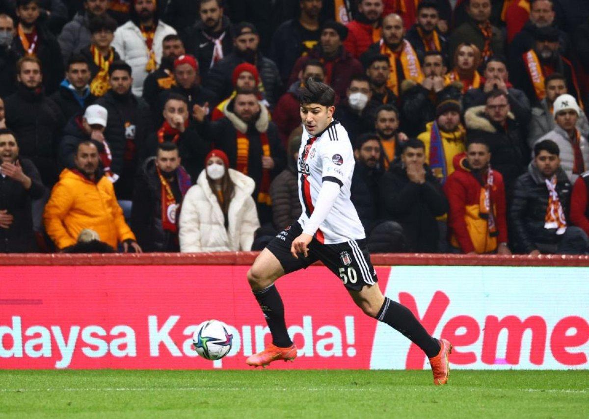 38. dakikada oyundan alınan Güven Yalçın'dan büyük tepki