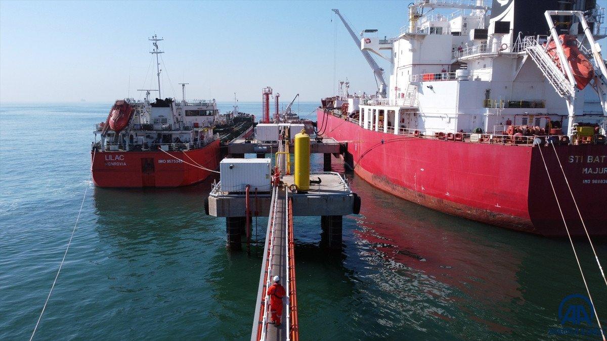 Rusya'dan gelen yağ yüklü gemiden sevkiyat başladı