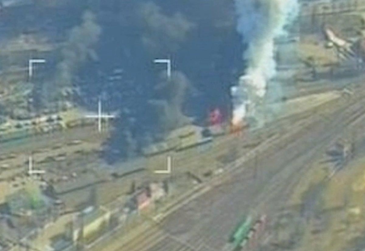 Rusya, Ukrayna'da askeri teçhizatı vurduğu anları paylaştı