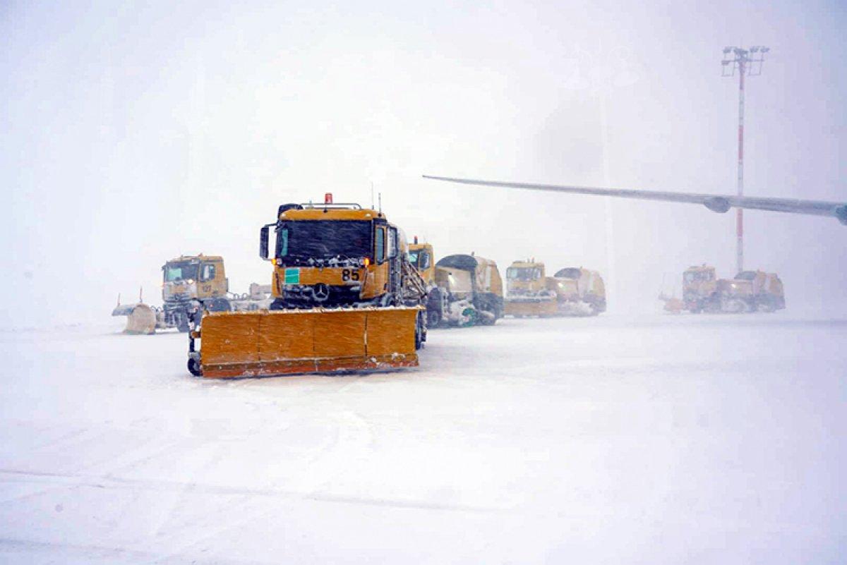 THY, İstanbul Havalimanı'nda 57 seferi iptal etti