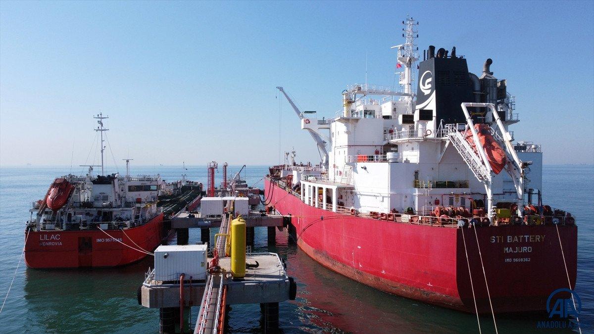 Rusya'dan gelen yağ yüklü gemiden sevkiyat başladı