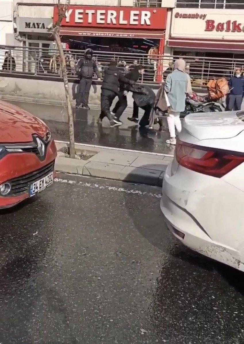 Şişli'de trafikte çıkan kavgada yumruklar konuştu