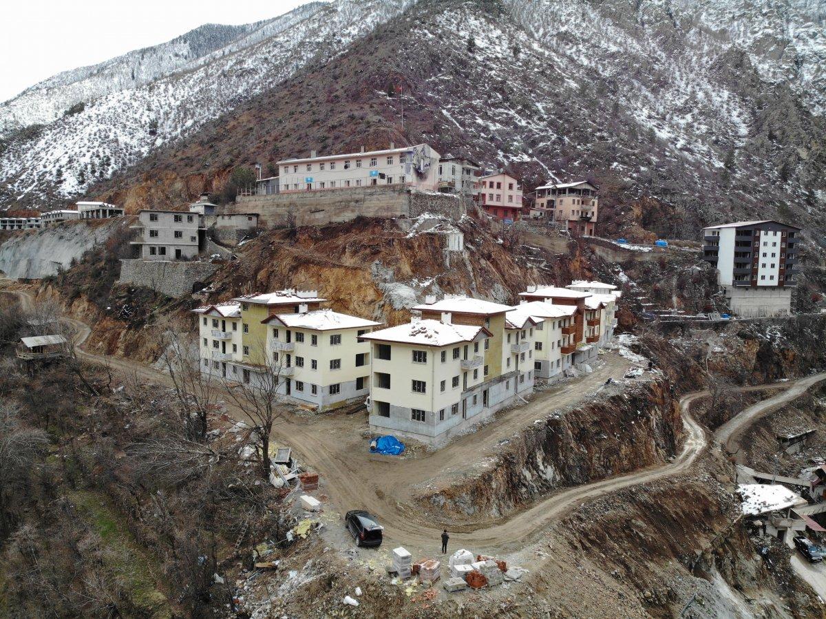 Artvin'deki yangının ardından afetzedeler, konutlarına kavuşacak