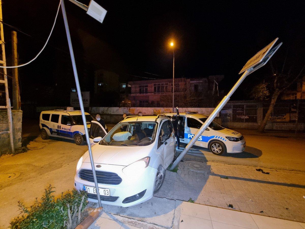 Adana’da babasından izinsiz aldığı araçla polisten kaçıp, kaza yaptı