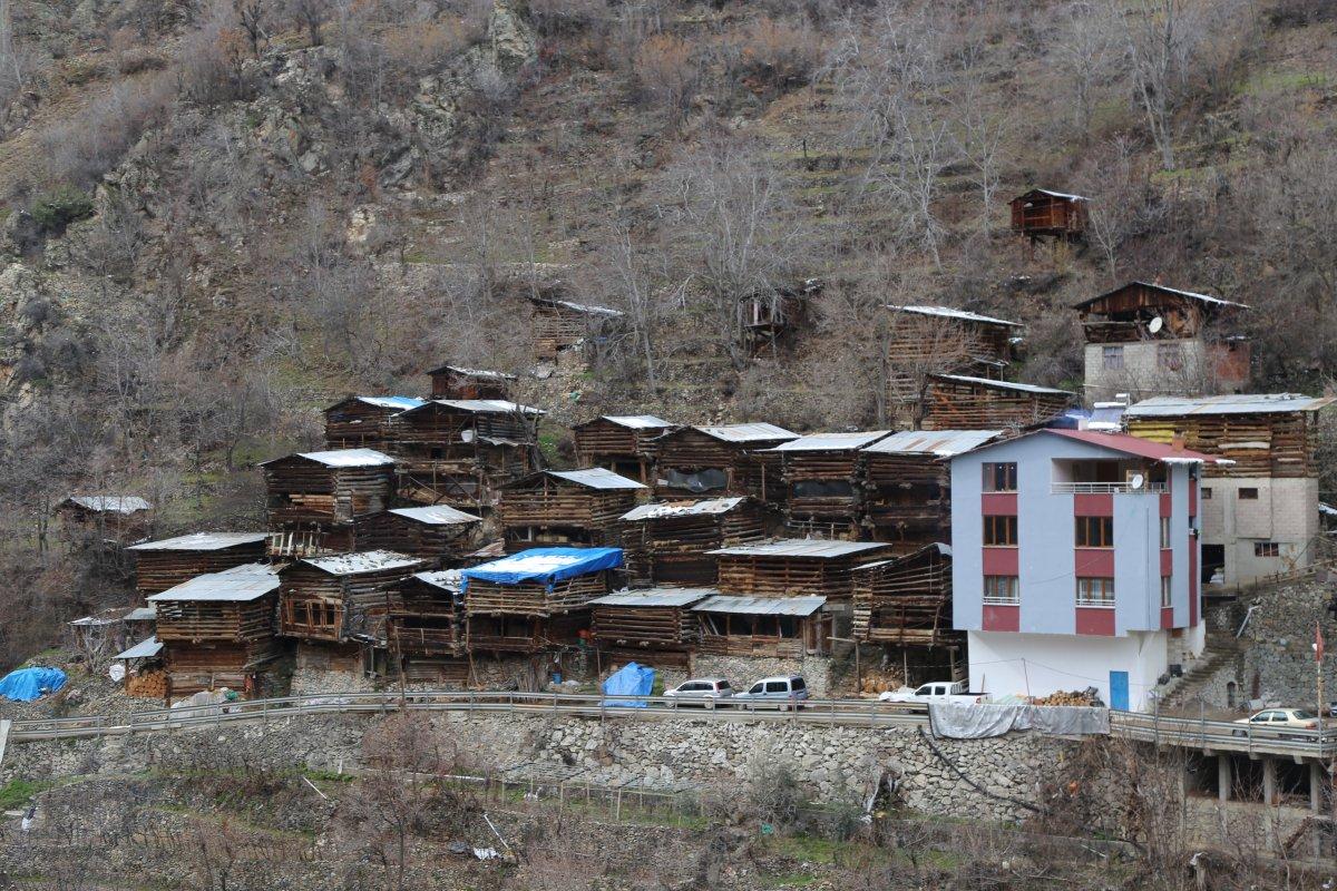 Artvin'deki yangının ardından afetzedeler, konutlarına kavuşacak
