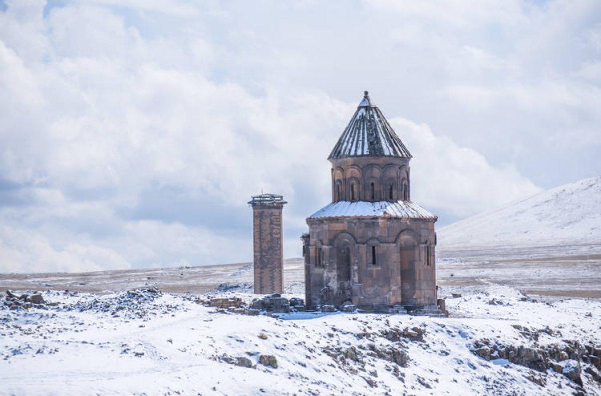 Medeniyetler Beşiği Ani'yi 2 ayda 34 bin 500 kişi ziyaret etti