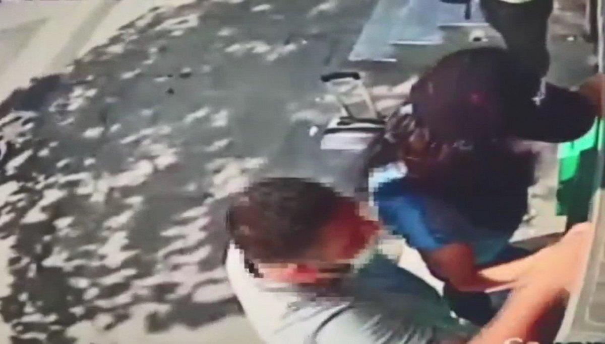 Esenyurt’taki ATM önü dolandırıcısı kamerada