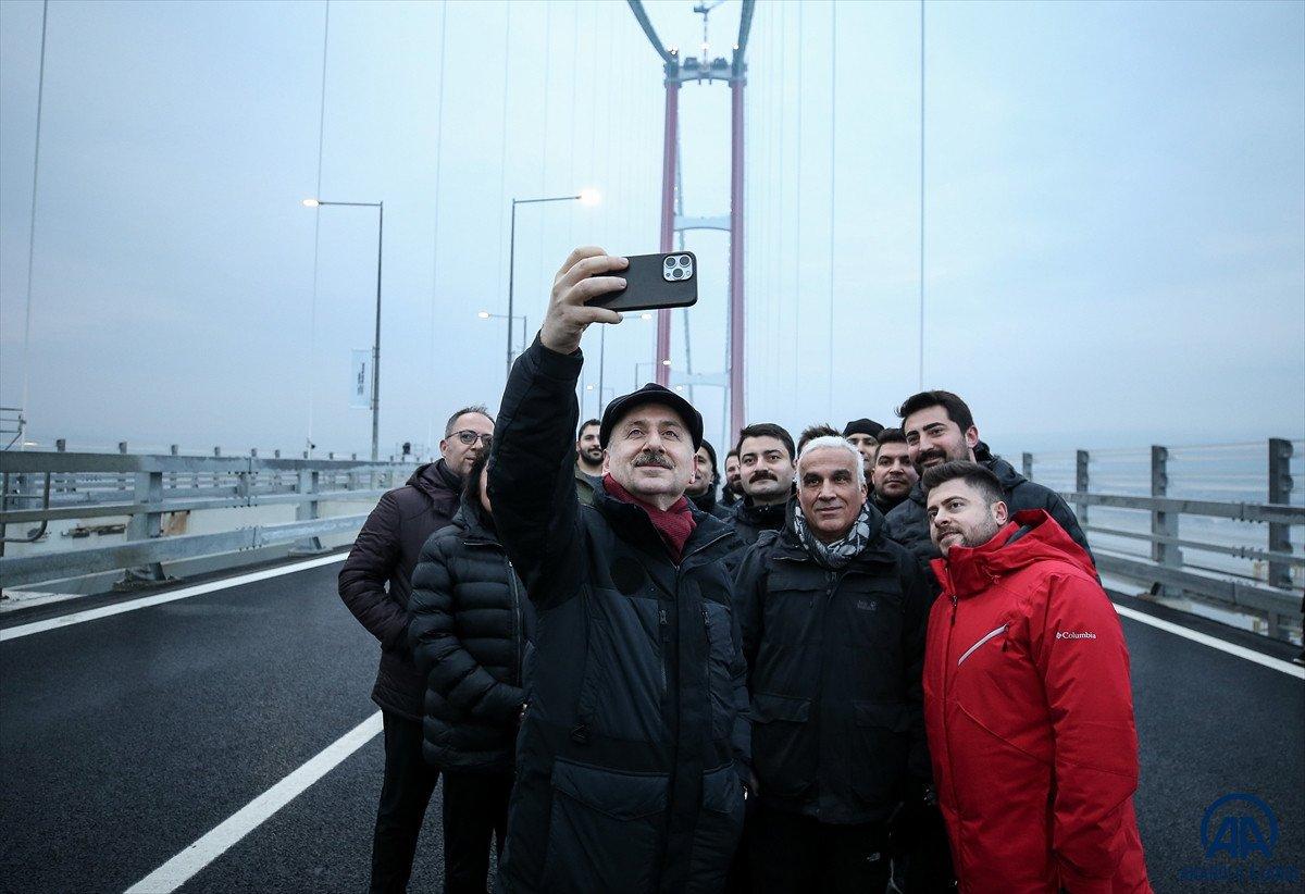 Bakan Karaismailoğlu, gün doğumunu 1915 Çanakkale Köprüsü'nde karşıladı