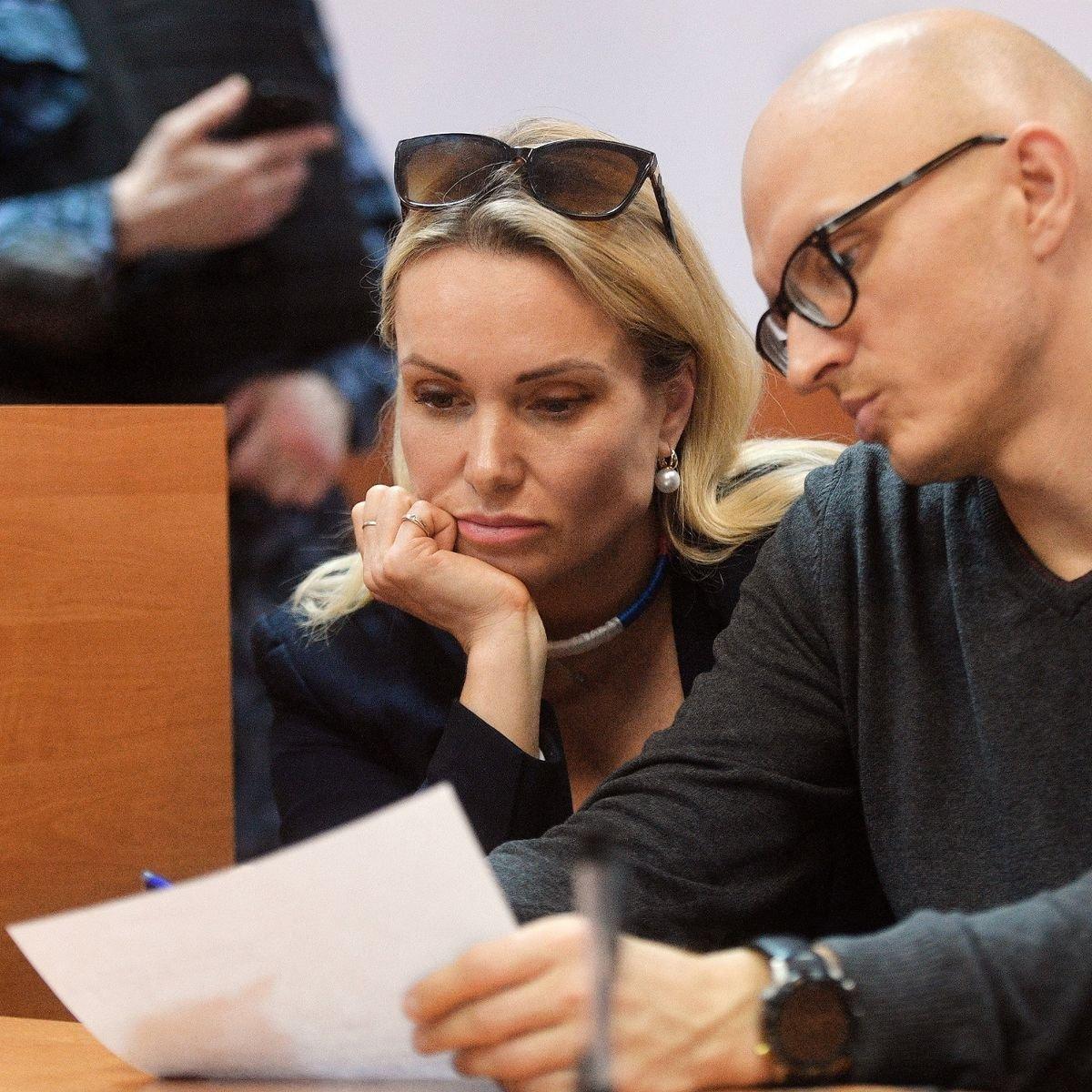 'Savaşa hayır' pankartı açan Rus gazeteciden Macron’un sığınma teklifine ret