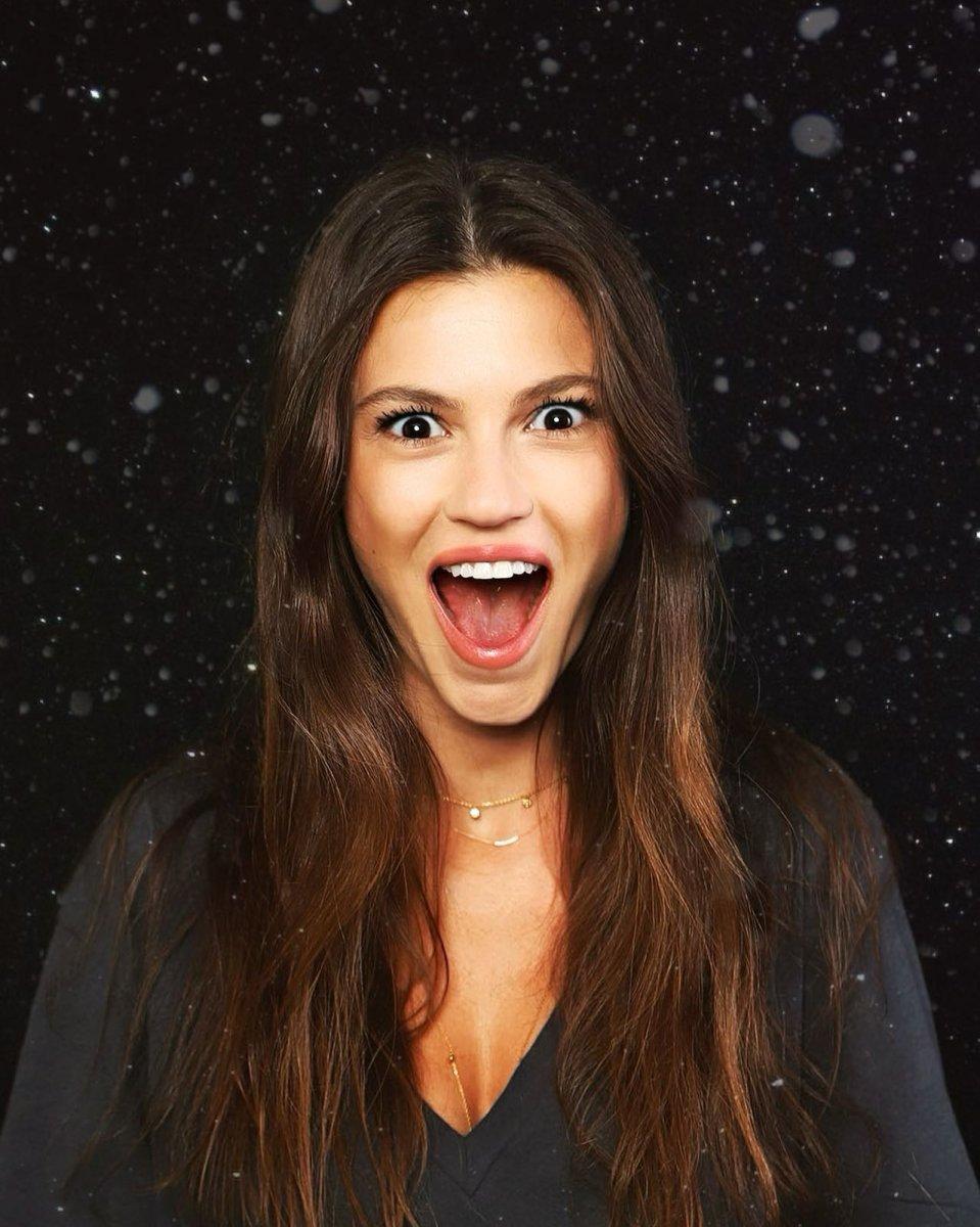 Yüsra Geyik'ten İzzet Yıldızhan'a gönderme