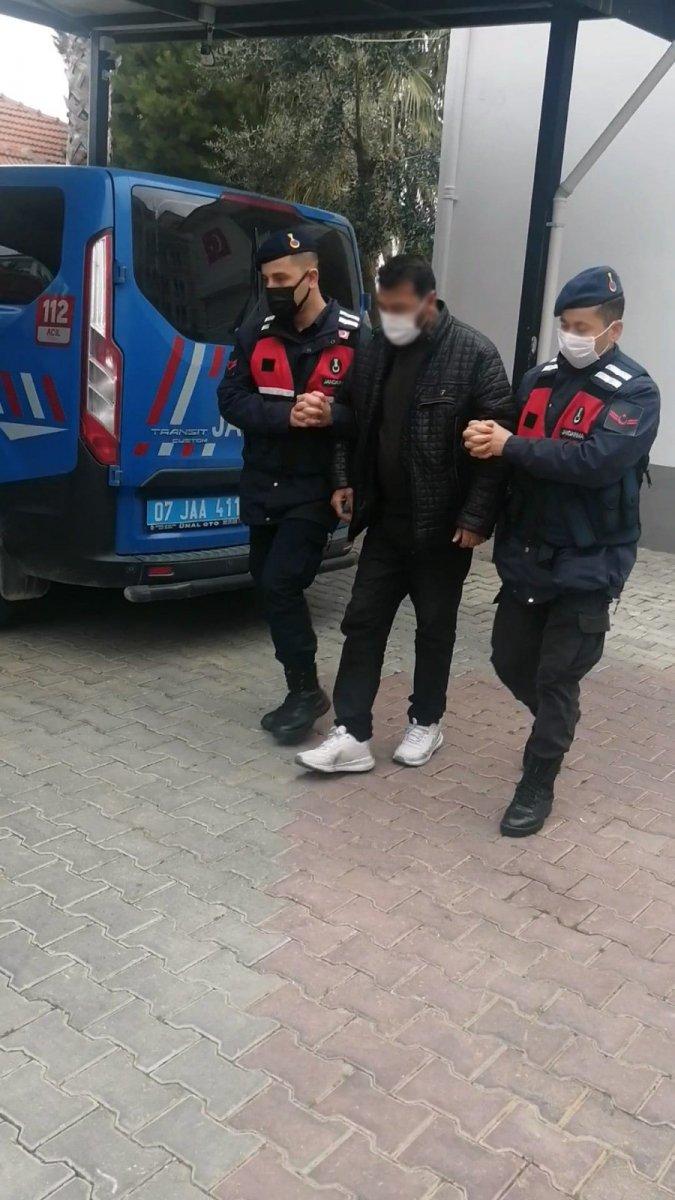 Antalya'da Ugandalı kadına zorla fuhuş yaptıran şahıs yakalandı