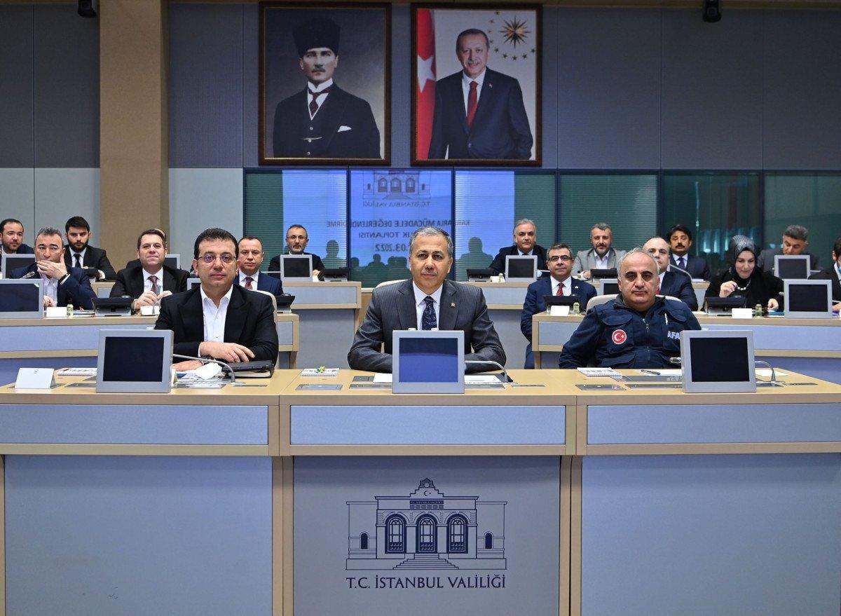 Ali Yerlikaya ve Ekrem İmamoğlu'ndan karla mücadele toplantısı