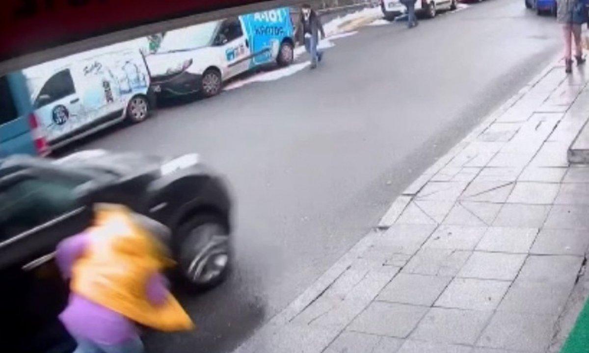 Sarıyer’de cep telefonuna bakarken canından oluyordu