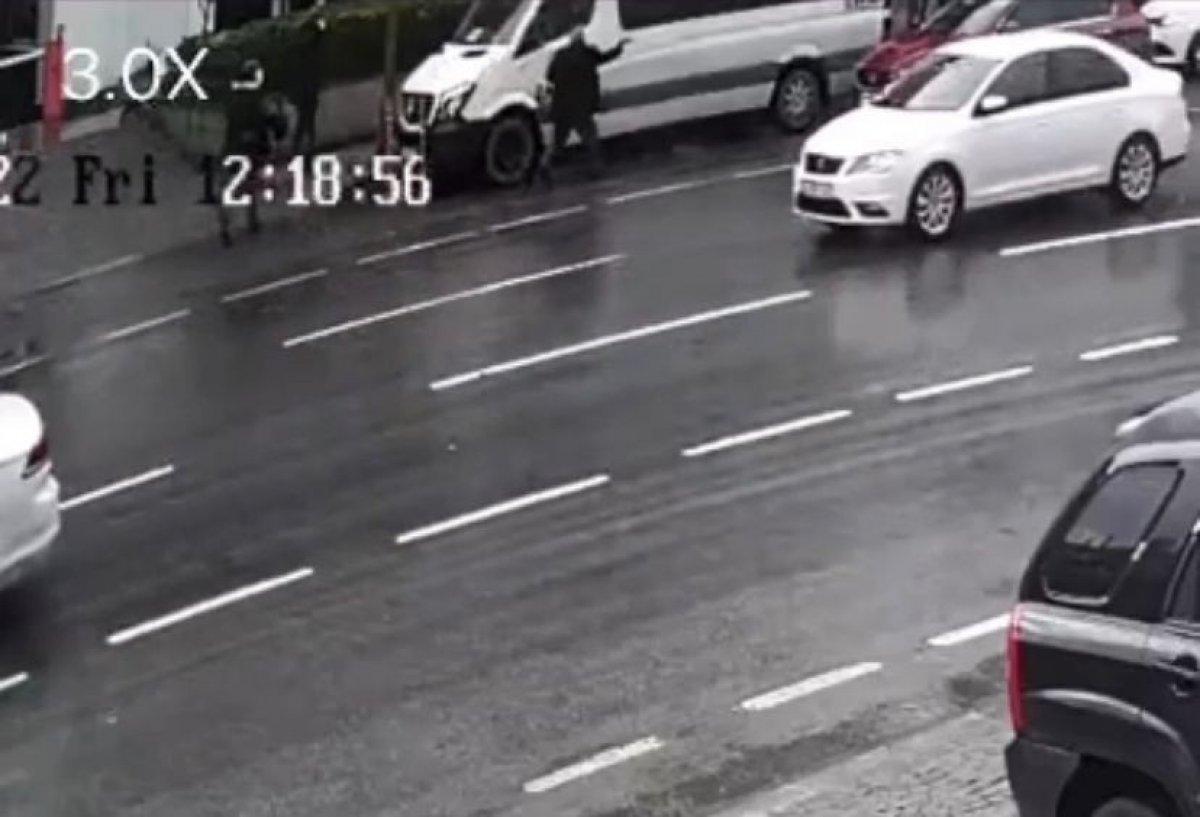 Üsküdar’da filmleri aratmayan görüntüler: Gaspçılara kurşun yağdırdı