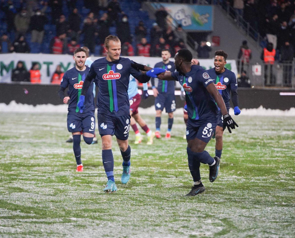 Rizespor, Trabzonspor'u 3 golle mağlup etti