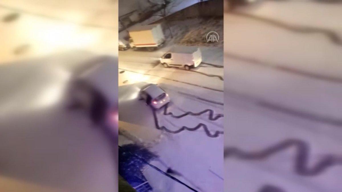 İstanbul'da karlı yolda sürücüler zor anlar yaşadı
