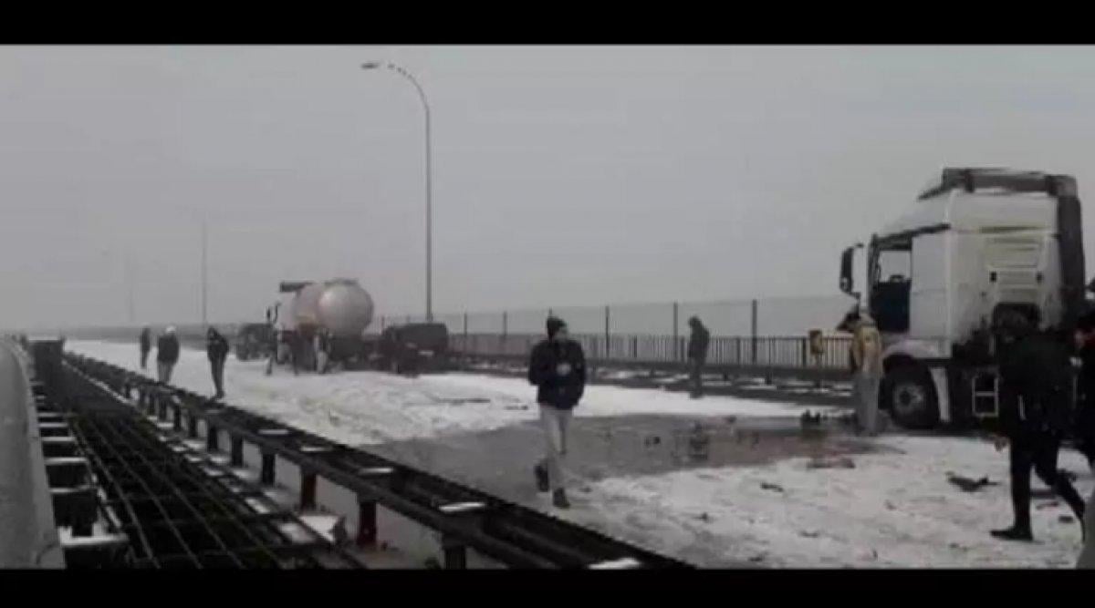 TEM'de zincirleme kaza: Uzun araç kuyrukları oluştu