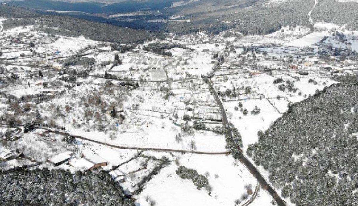 Beyaza bürünen Aydos Ormanı'ndan eşsiz görüntüler