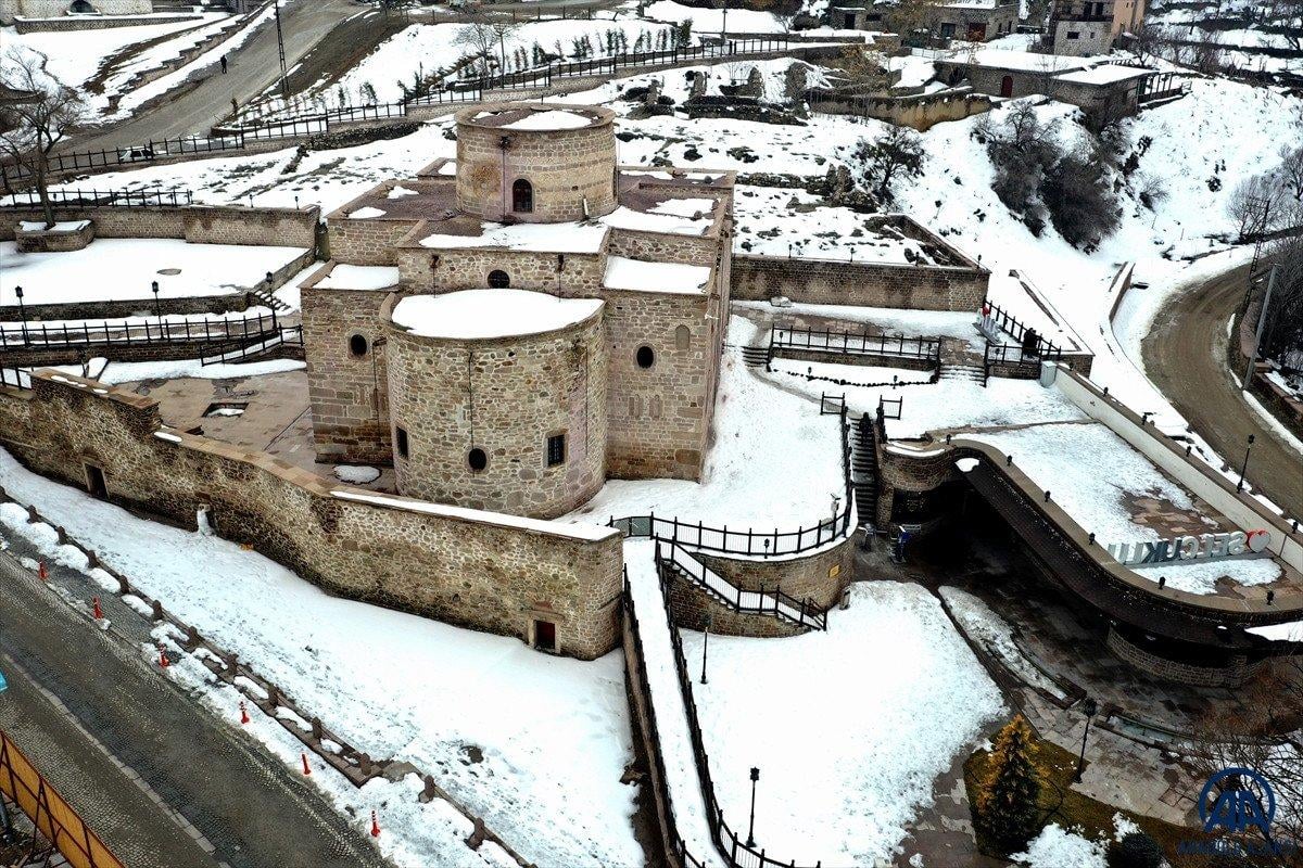 Konya'nın tarihi Sille Mahallesi turistlerin gözdesi oldu