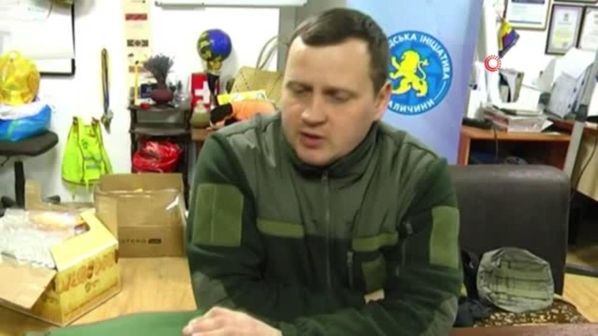 Ukraynalı gönüllüler ordunun ihtiyaçlarını dikiyor