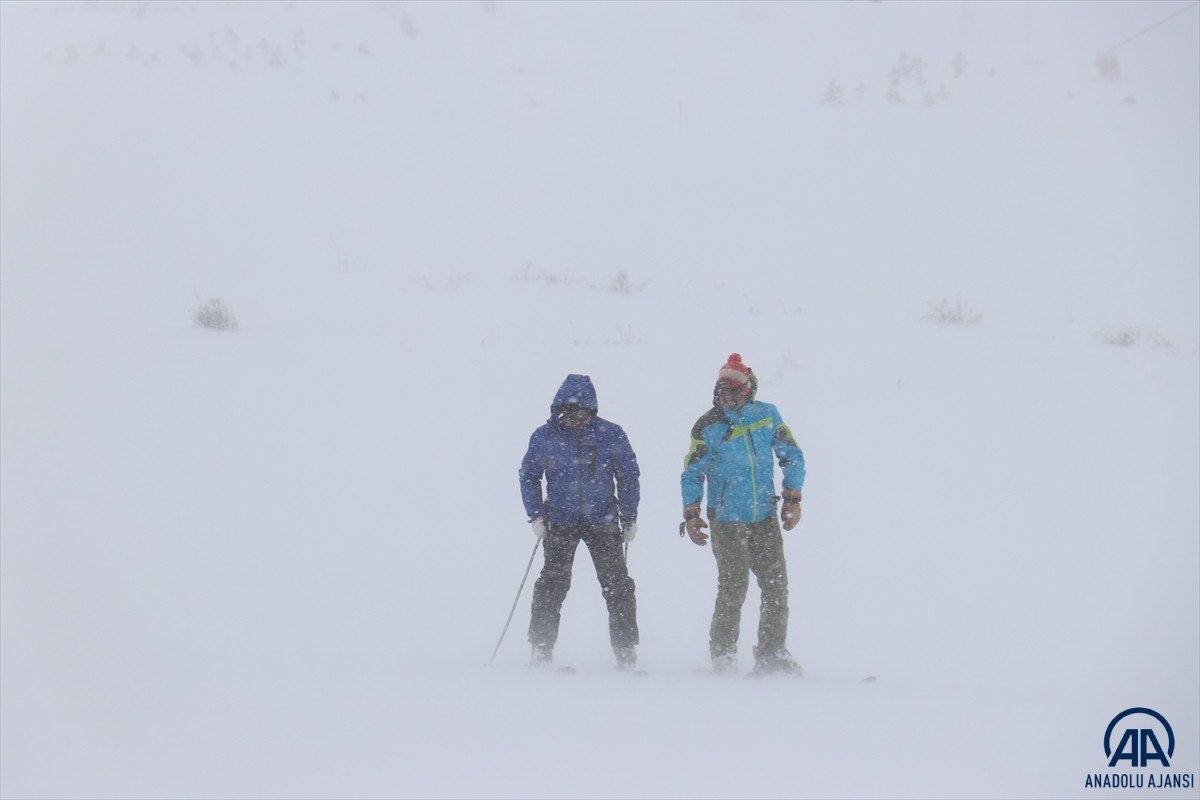 Yıldız Dağları tatilcileri ağırlamaya devam ediyor