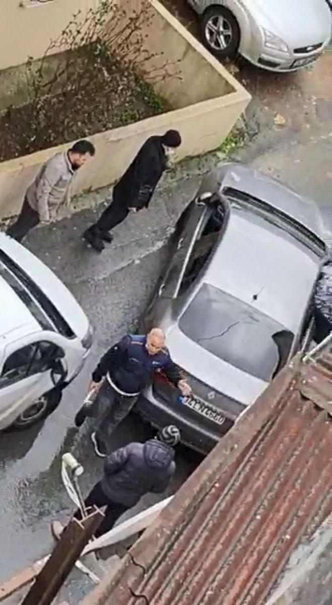 Sarıyer'de yol verme tartışması bıçaklı kavgaya döndü