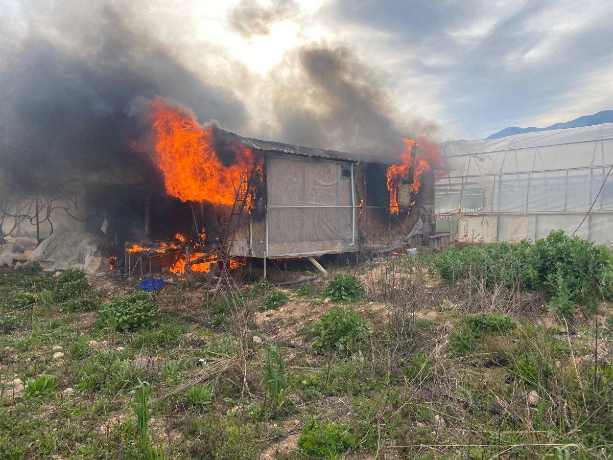 Muğla'da barakada çıkan yangında Suriyeli bir çocuk öldü