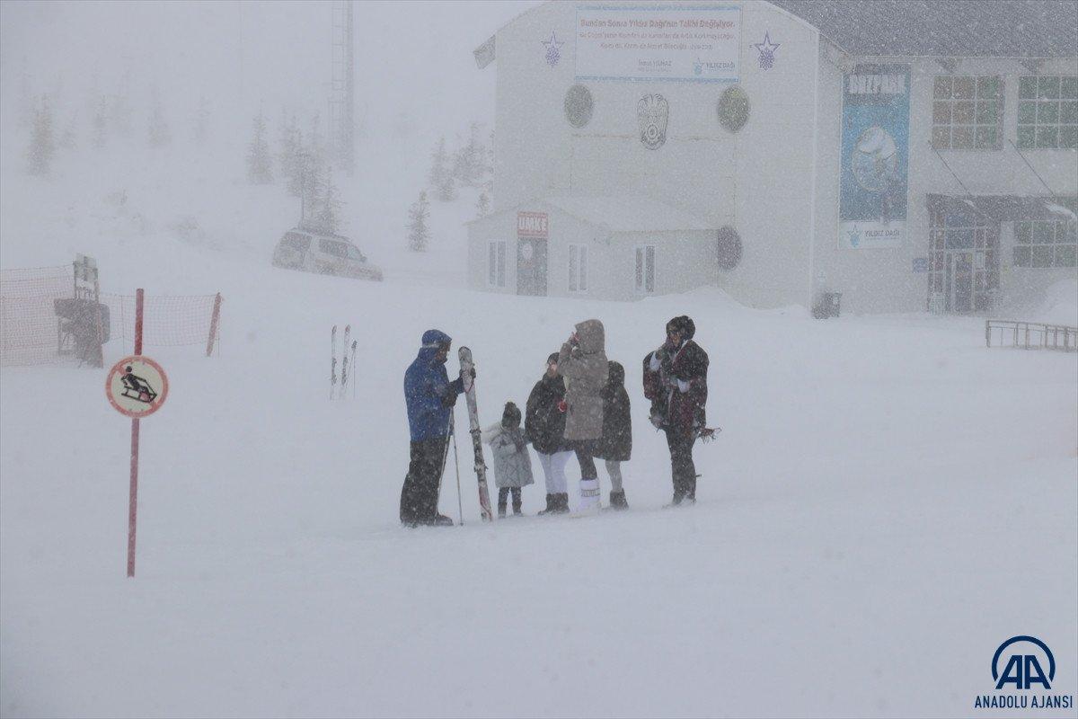 Yıldız Dağları tatilcileri ağırlamaya devam ediyor