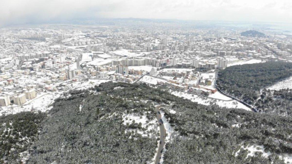 Beyaza bürünen Aydos Ormanı'ndan eşsiz görüntüler