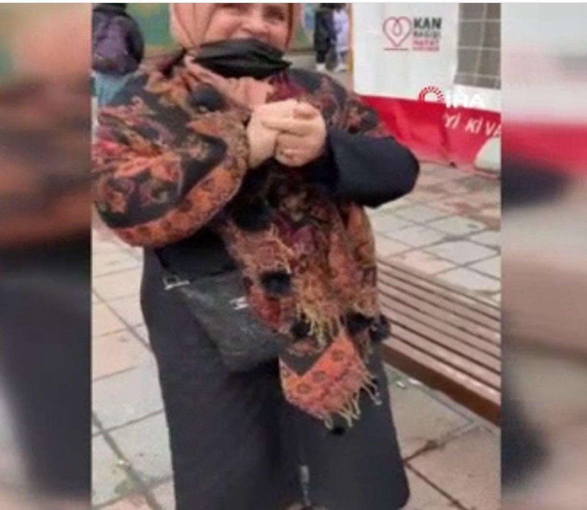 Sultangazi’de yaşlı kadının tüm örgülerini satın aldı