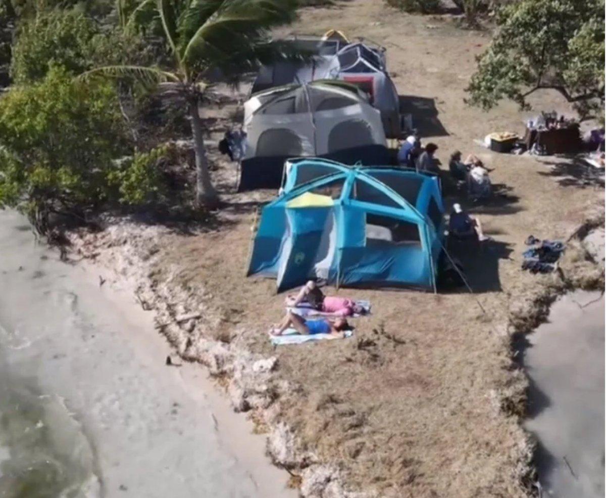 Kendi ülkelerini kurmak için Karayipler'den ada satın aldılar
