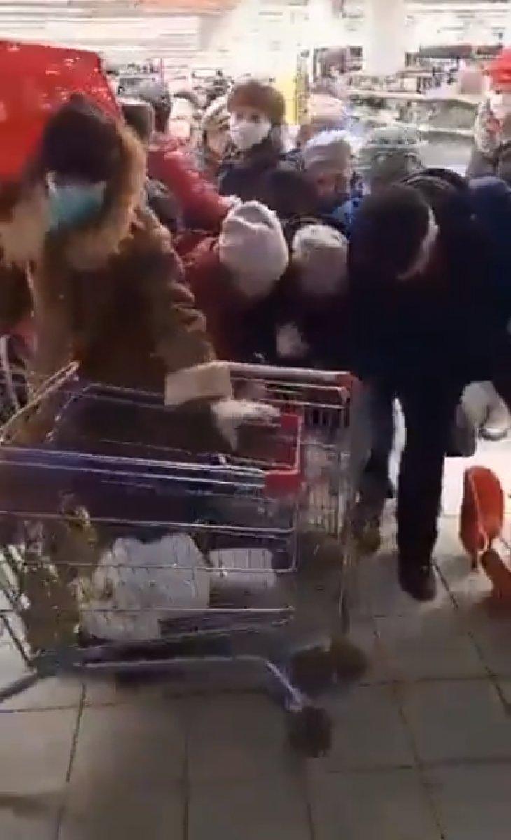 Rusya'da şeker, karaborsaya düştü