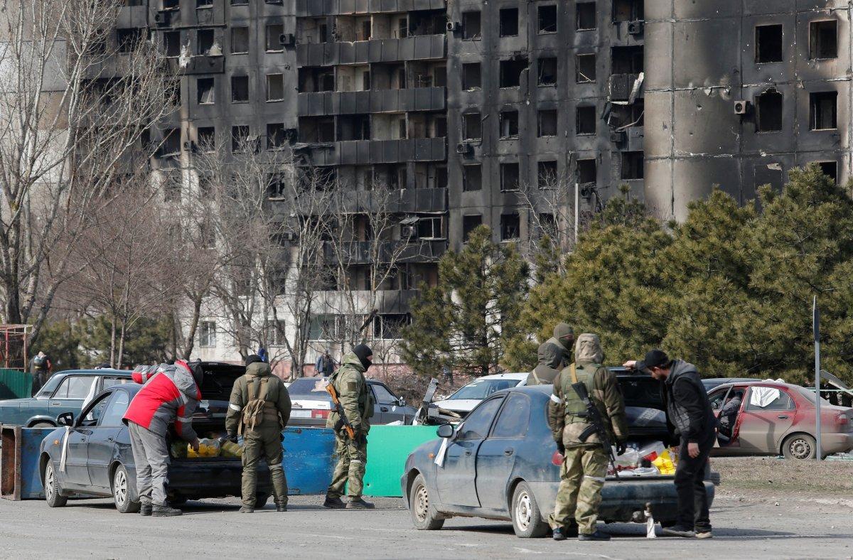 Rus bombalarıyla harabeye dönen şehir: Mariupol