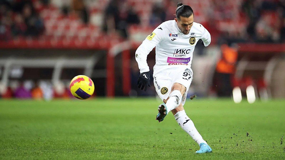 Yusuf Yazıcı hat-trick yaptı