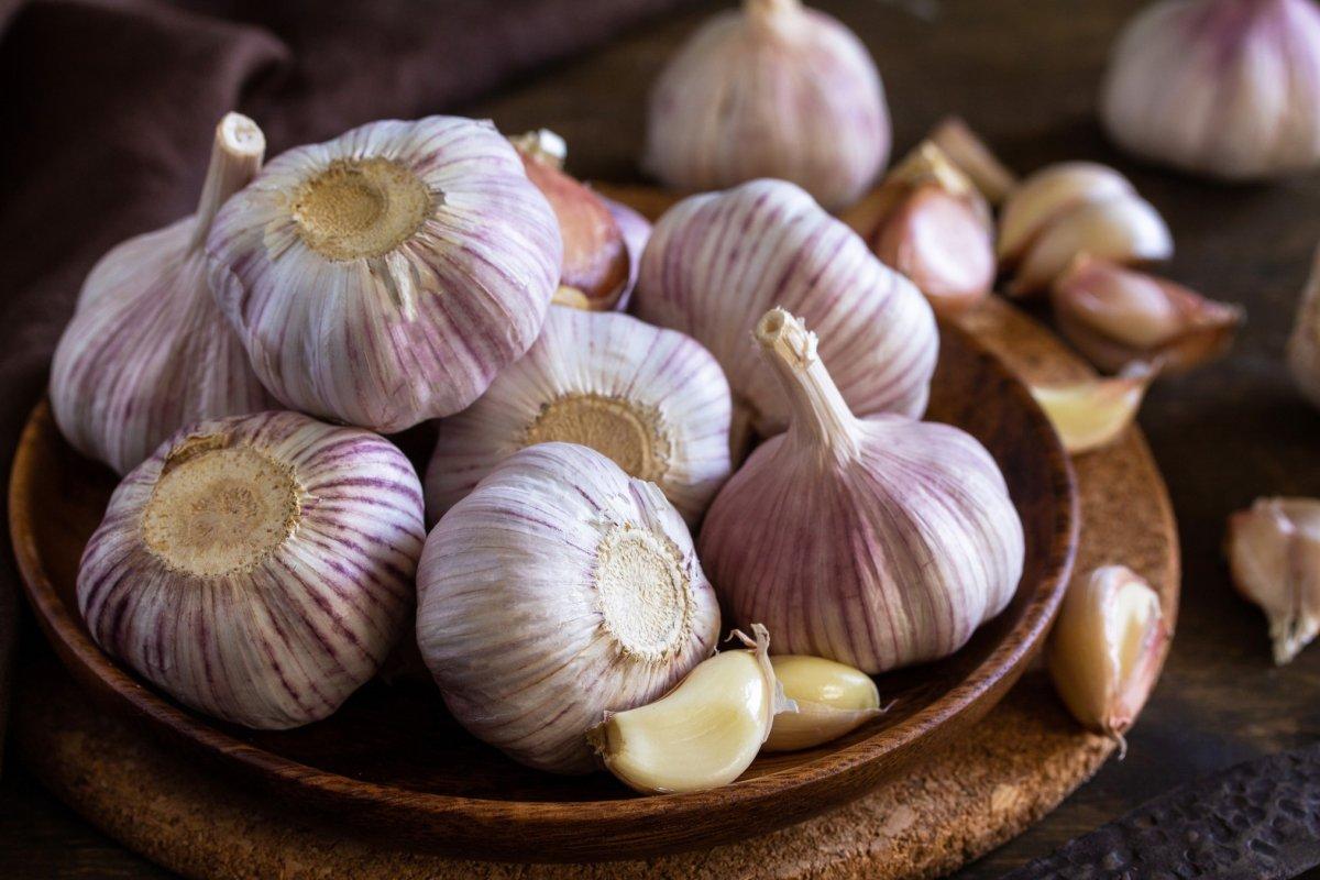 Öksürüğü anında durduran mucize çözüm: Sarımsaklı süt